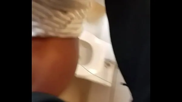 HD Grinding on this dick in the hospital bathroom Video teratas