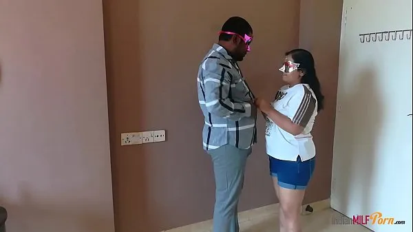 HD Indian milf aunty shanaya fucked in standing position أعلى مقاطع الفيديو