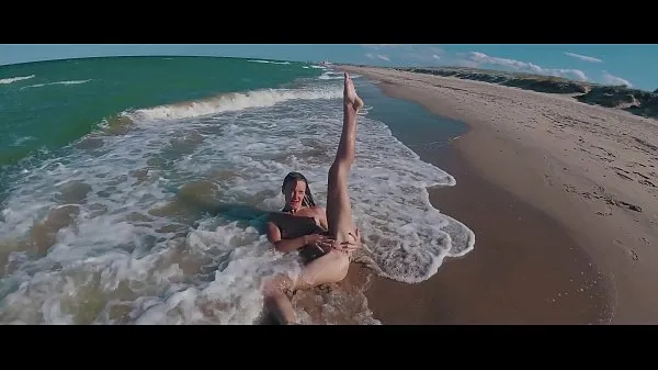 HD ASS DRIVER XXX - Naked Russian nudist girl Sasha Bikeyeva on on the public beaches of Valencia κορυφαία βίντεο