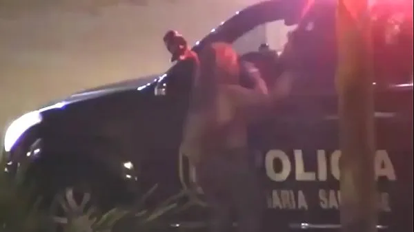 HD PERUVIAN POLICE WITH TRUCK FROM THE 105 HANDS TO VENEZUELAN AT NIGHT top Videos