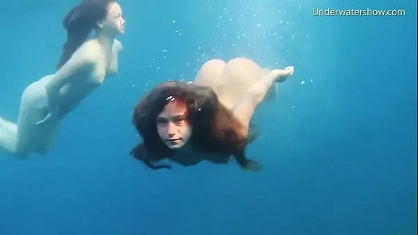HD-Hotties naked alone in the sea topvideo's
