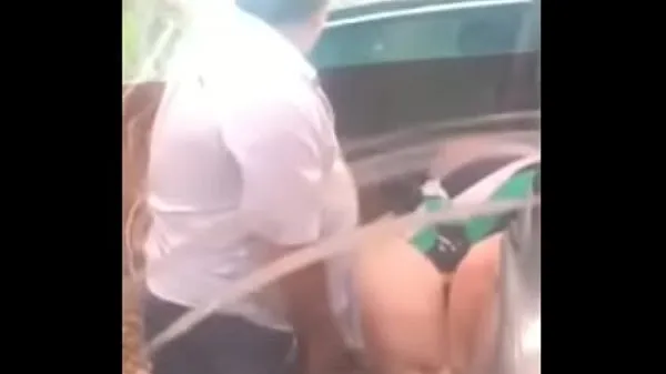 HD Sex in public in a car κορυφαία βίντεο