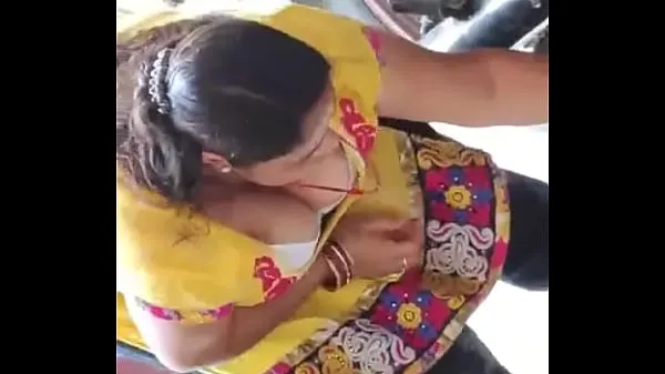 HD Hottest indian maid big boobs cleavage top videoer