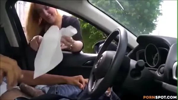 HD Stranger jerks me off in the car najlepšie videá