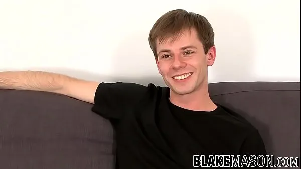 HD British gay dude jerking off his big cock until cumming nejlepší videa
