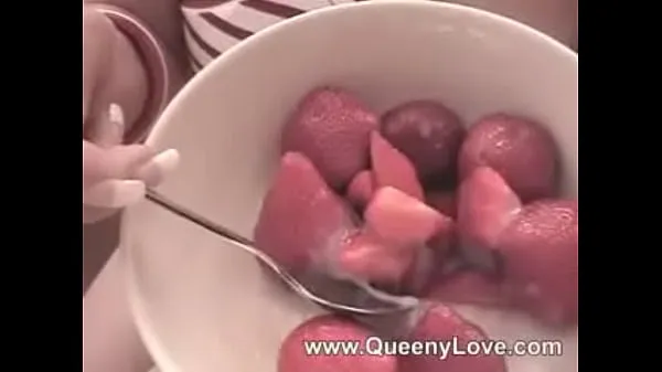 HD Queeny- Strawberry top Videos