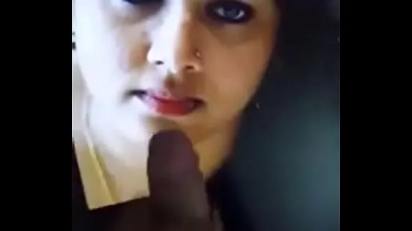 HD Actress Anumol palabhisehakm i migliori video