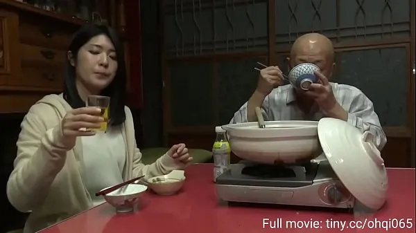 HD When the wife fell ill, the husband slept with his sister-in-law Video teratas