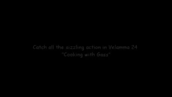 HD Velamma Episode 24 - Cooking with Ass top videoer
