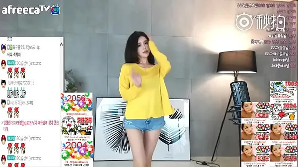 HD Yi Suwan's big-chested T-shirt can't cover it, and she wears hot pants sexy and seductive dance live broadcast public account [喵贴 suosituinta videota