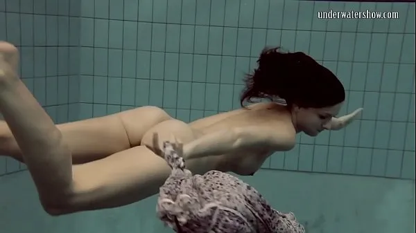 HD Loris Licicia super hot underwater swimming naked أعلى مقاطع الفيديو
