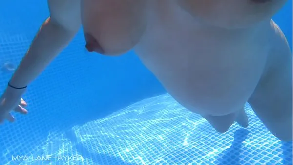 HD Fucked in an Outdoors Pool while Pregnant top Videos