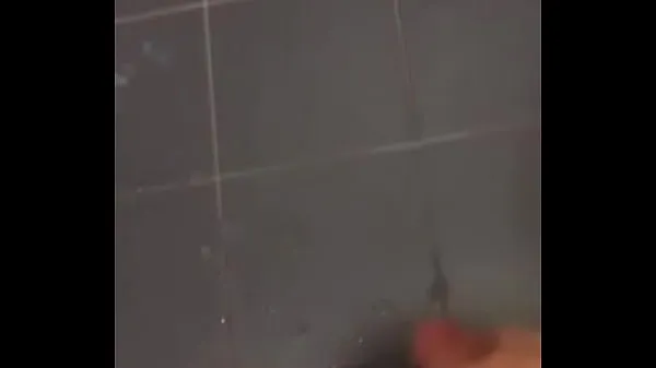 HD-Cum explosion in gym bathroom topvideo's