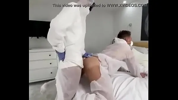 HD UNCLE AND ASS NEPHEW Protecting themselves from Covid-19 najboljši videoposnetki