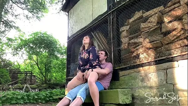 HD Outdoor sex at an abondand farm - she rides his dick pretty good nejlepší videa