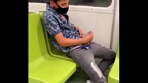 HD-Mask jacking off in the subway topvideo's