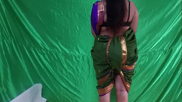 HD Indian Aunty's hot figure fucks in such a way that water comes out of my cock أعلى مقاطع الفيديو