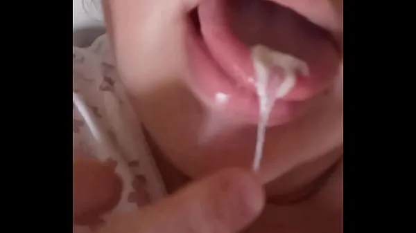 HD Swallowing my vaginal juices topp videoer