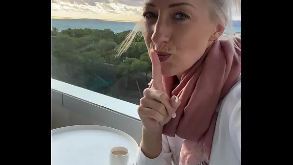 HD I fingered myself to orgasm on a public hotel balcony in Mallorca κορυφαία βίντεο