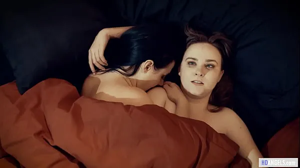 HD Unhappy Wife Enjoys First Lesbian Experience With A Busty MILF - Angela White, Jay Taylor en iyi Videolar