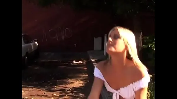 高清Gorgeous blonde Courtney Simpson gets her pussy rammed hard by a massive cock热门视频