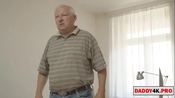 HD-old man makes happy his daughter in law bästa videor