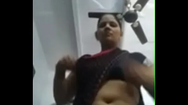 HD Married sourashtra aunty showing to his ex lover najboljši videoposnetki