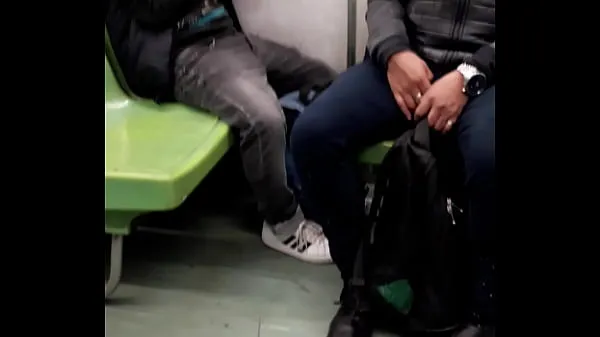 HD Sucking in the subway κορυφαία βίντεο