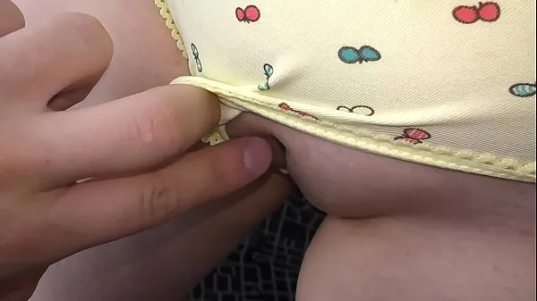 HD REALLY! my friend's Daughter ask me to look at the pussy . First time takes a dick in hand and mouth ( Part 1 Video teratas