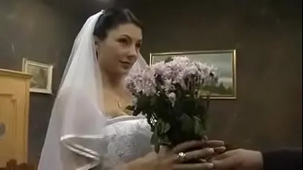 HD bride fucks her father-in-law Video teratas