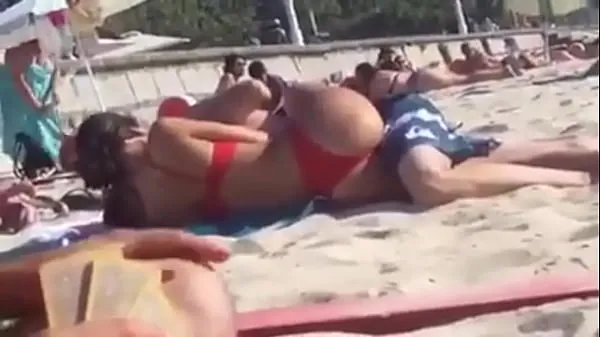 HD-Fucked straight on the beach topvideo's