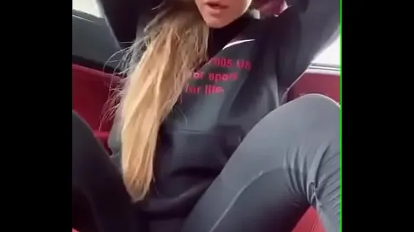 HD Teen slut masturbating in the car शीर्ष वीडियो