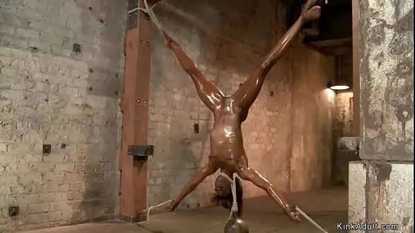 HD Ebony toyed in upside down position najlepšie videá