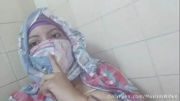 HD Real Arab عرب وقحة كس Mom Sins In Hijab By Squirting Her Muslim Pussy On Webcam ARABE RELIGIOUS SEX najboljši videoposnetki