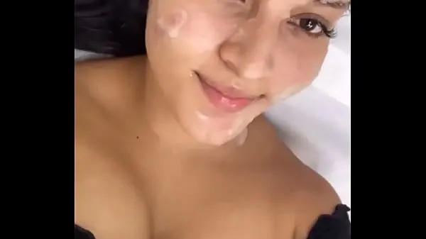 HD Venezuelan Valeria Fuentes full of milk topp videoer