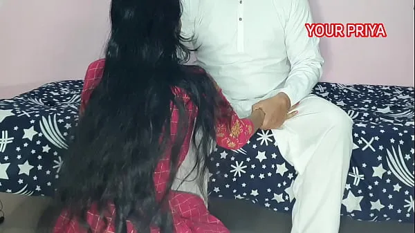 HD Priya, who came from the NEW YEAR party, was forcefully sucked by her father-in-law by holding her head and then thrashed her for a tremendous amount. in clear Hindi voice Video teratas