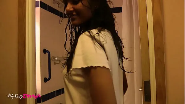 HD-Dark Skin Indian Teen Beauty In Bathroom Taking Shower topvideo's