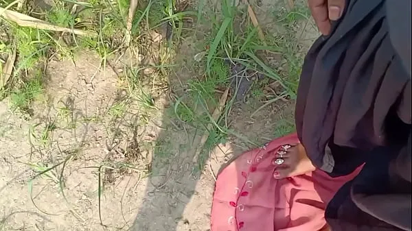 Video HD By pressing the teat of the village girlfriend, she removed the water of the pussy hàng đầu