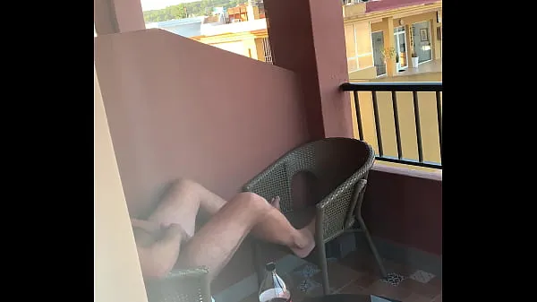 HD-Caught me wanking on balcony bästa videor