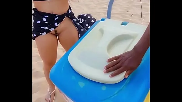 Video HD The couple went to the beach to get ready with the popsicle seller João Pessoa Luana Kazaki hàng đầu