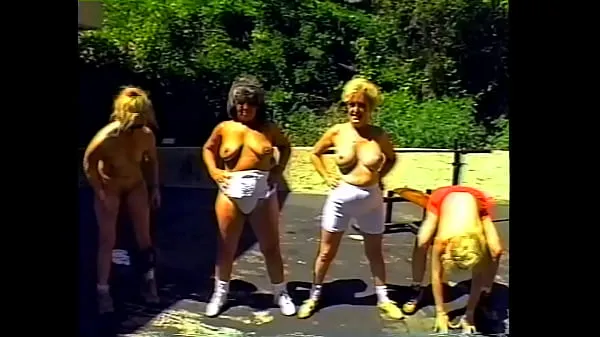 HD Grumpiest Old Women - Old women are ready to get their fuck on in the most desperate of ways najboljši videoposnetki