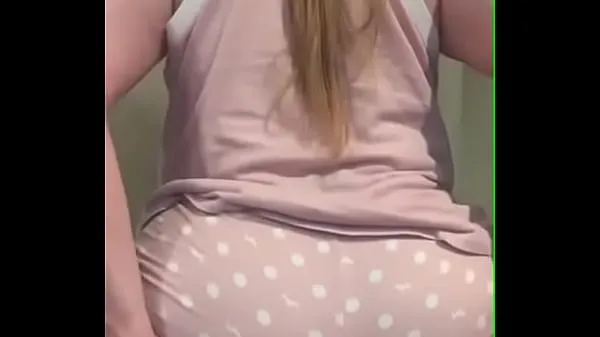 HD Farting girl in pink shorts Video teratas