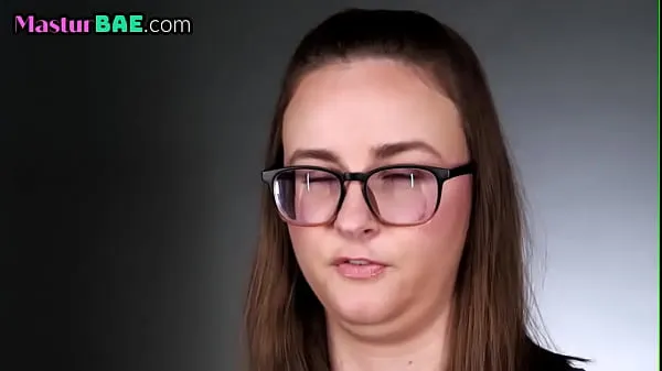 HD Hairy bush teenager explains how she likes to masturbates i migliori video