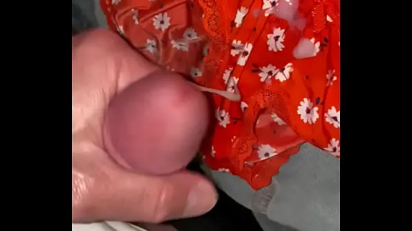 Video HD Cumming on panties from her panty drawer at party hàng đầu