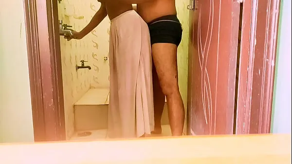 HD Desi couple in bothroom sex วิดีโอยอดนิยม