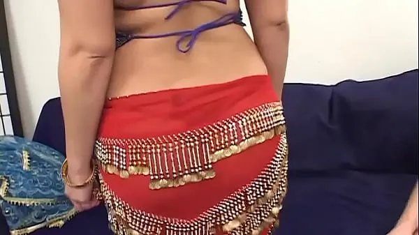 HD-Chubby indian girl is doing her first porn casting and starts with a double decker topvideo's