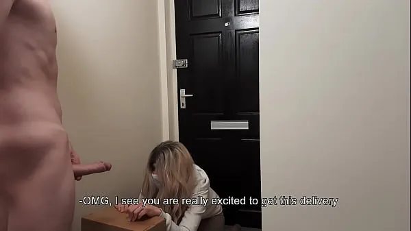 HD Amazon delivery girl caught by surprise with nude jerking off guy, but she can't resist fucking him najlepšie videá