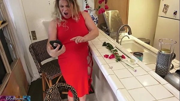 HD Stepmom gets pics for anniversary of secretary sucking husband's dick so she fucks her stepson วิดีโอยอดนิยม