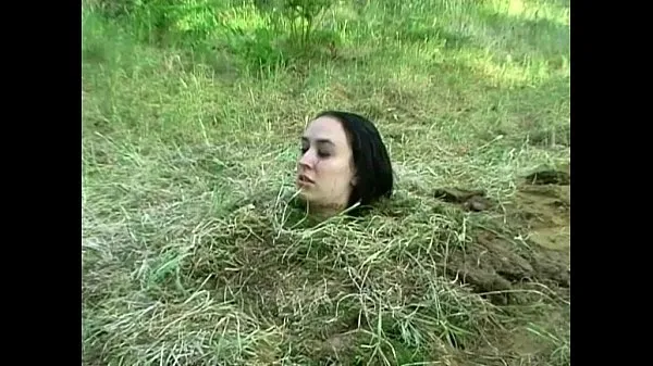 HD Forest bdsm burial and bizarre domination of slavegirl najboljši videoposnetki