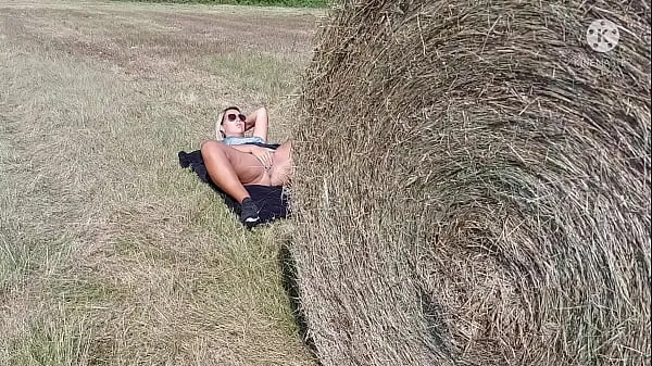HD The public agent Lucie is fucked by a stranger in the nature by the roadside !!! What a bitch topp videoer